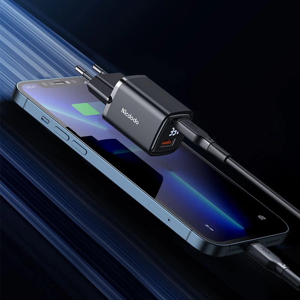 McDodo CH-1701 Graphite Display Network Charger, 33W, 3A, 1 x USB-A - 1 x USB-C, Black - Image 4